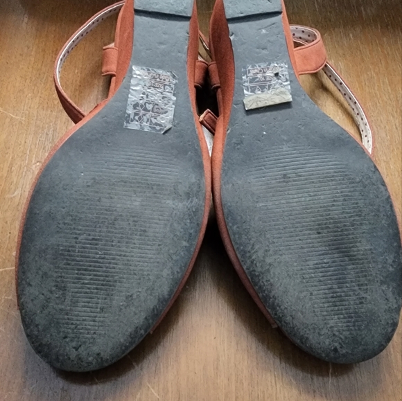 B.a.i.t. Didi Wedge Sandal - Picture 4 of 4